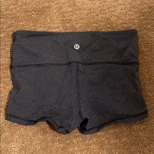 Lululemon patterned black shorts